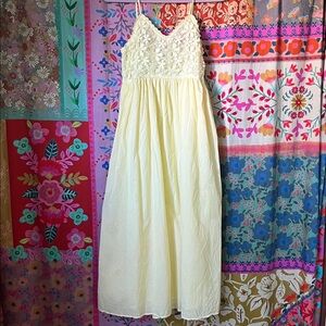 HYFVE Light Yellow Summer Midi Lace Dress Size Juniors Small